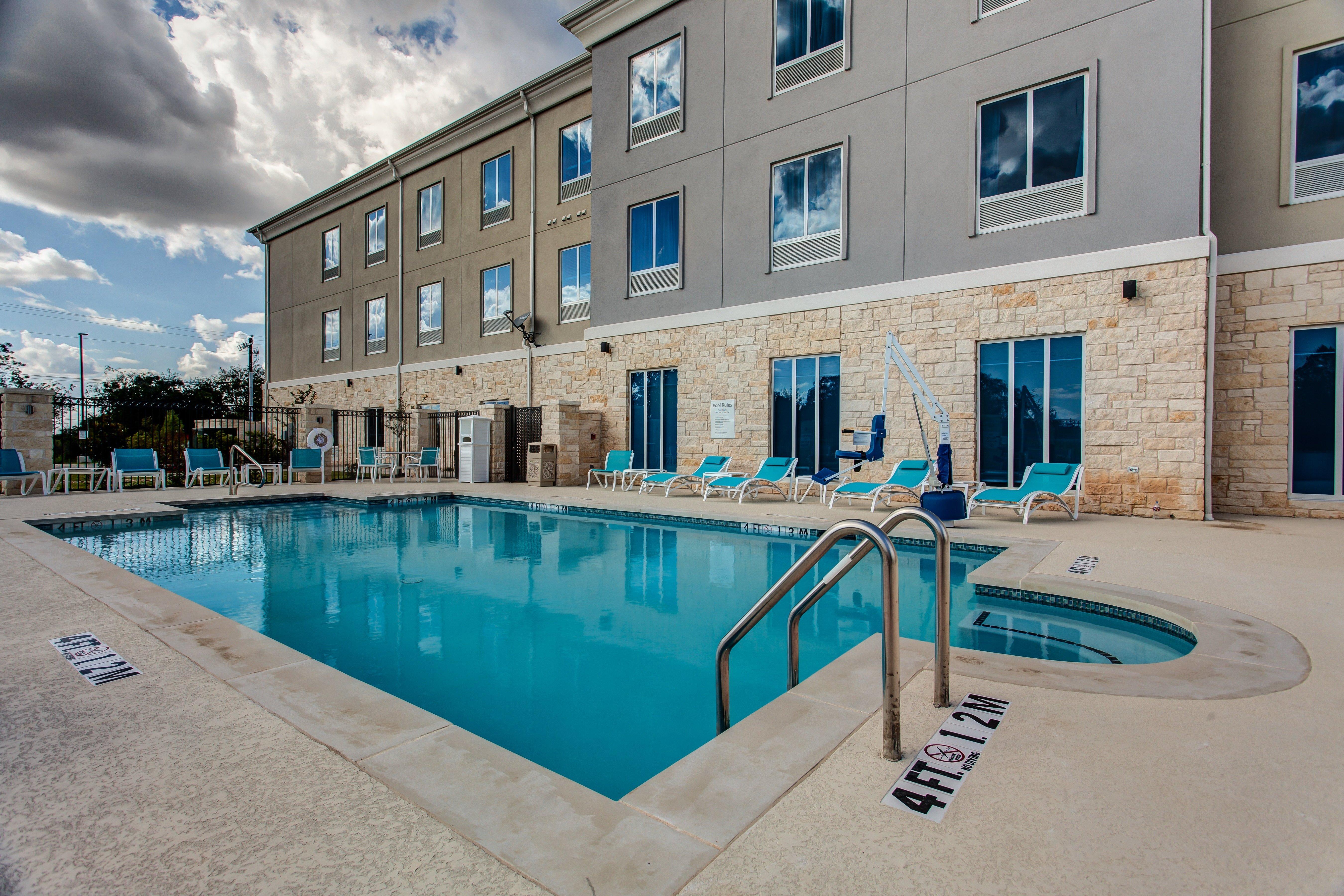 Holiday Inn Express & Suites Gatesville - N. Ft Hood By Ihg Exterior foto